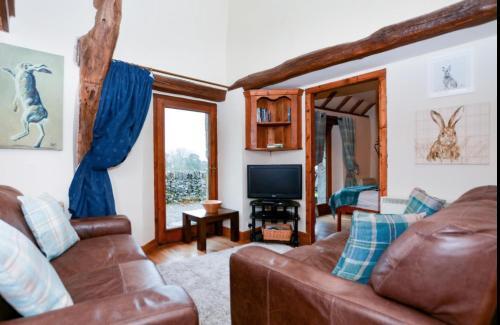 Cruck Cottage