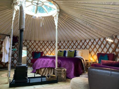 Gaia's Hideaway - Luxury Yurt With Hot Tub