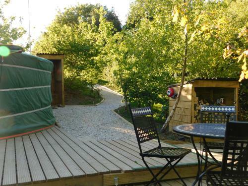 Gaia's Hideaway - Luxury Yurt With Hot Tub