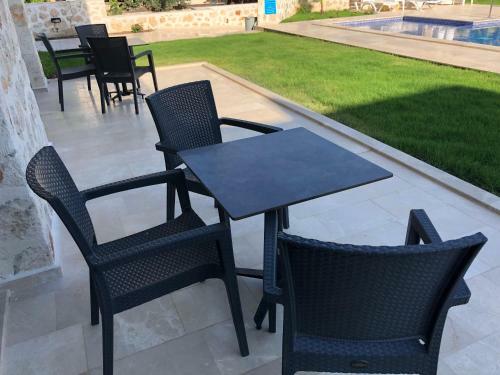 Stone House Apart 2 In Kalkan Mit Poolterrasse