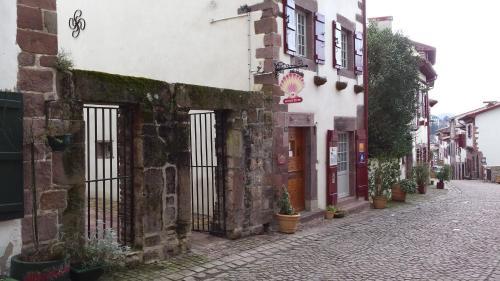 Hostal Gite Azkorria