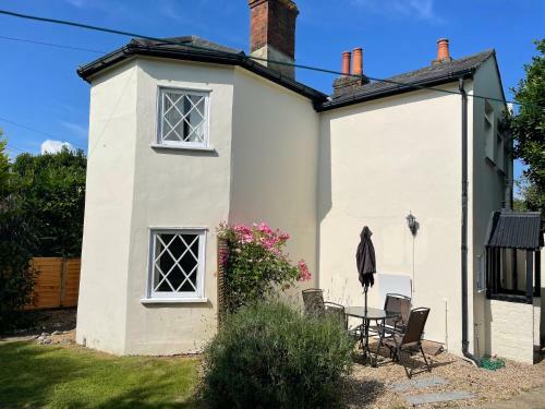 Cosy Detached Toll Cottage With Spacious Garden