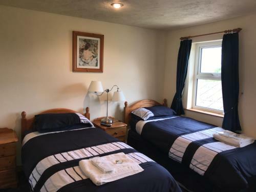 Bed & Breakfast Leafield House