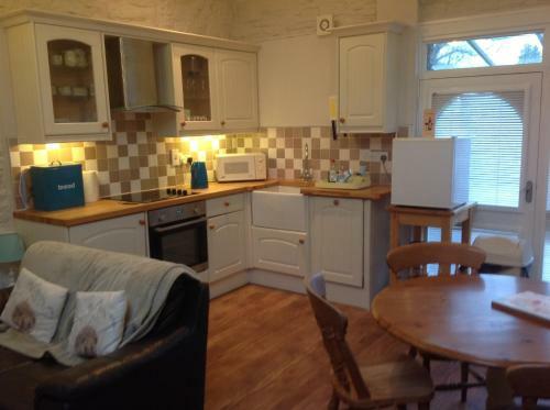 Cwmtwrch Cottage