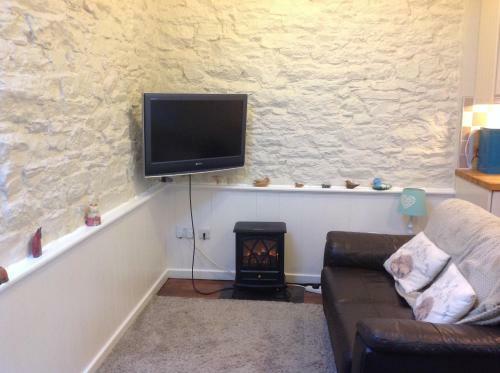 Cwmtwrch Cottage