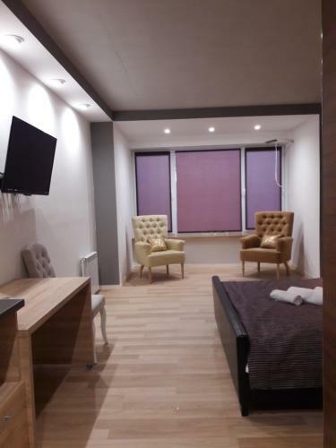 Mini Hotel On Demiivska