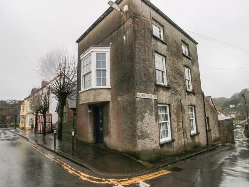 Old Gate House