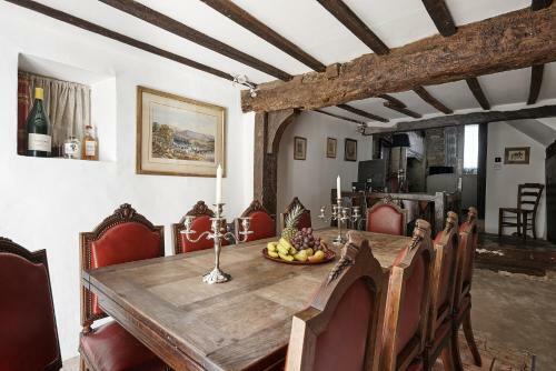 Luxury Cotswolds Cottage Including Hot Tub, Castle Combe