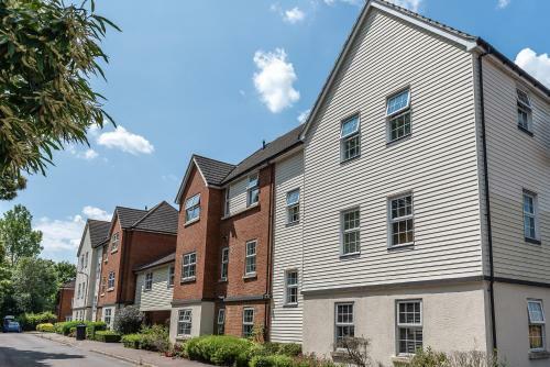 The Sky View-elegant Two Bedroom Family Apartment