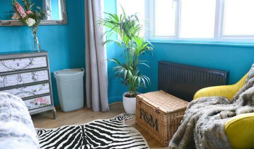 'the Hillside' - Entire House - Free Multiple Parking - Superfast Wifi
