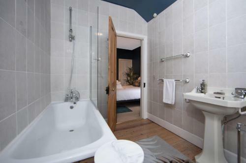 The Victorian Getaway - Central
