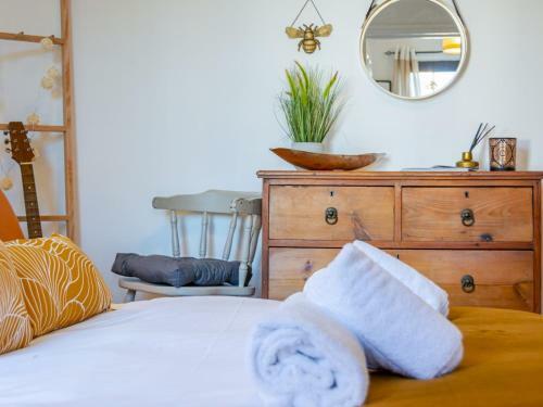 Pass The Keys Cosy Terrace Within City Walls Ideal For Exploring