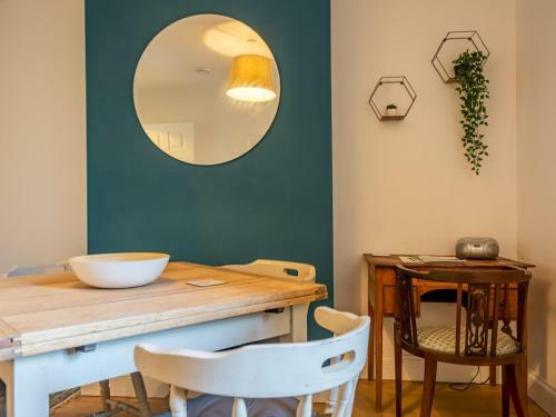 Pass The Keys Cosy Terrace Within City Walls Ideal For Exploring