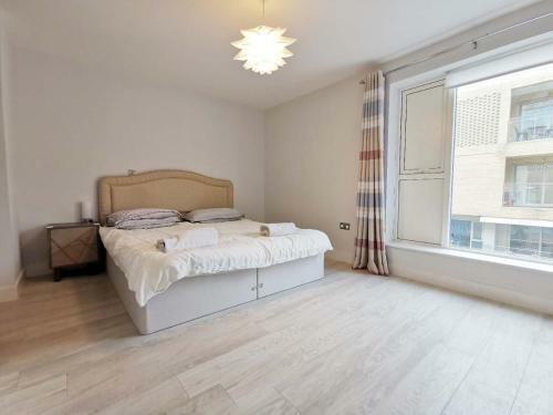 Apartamento Penrose Lodge - 2 Bedroom Flat Nr Train Station