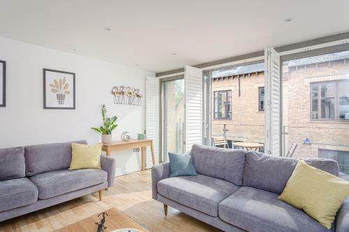 Exclusive City Centre Townhouse With Parking