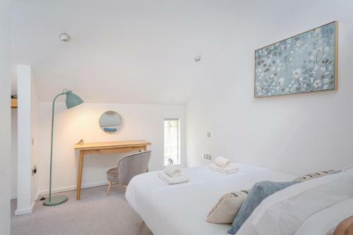 Exclusive City Centre Townhouse With Parking