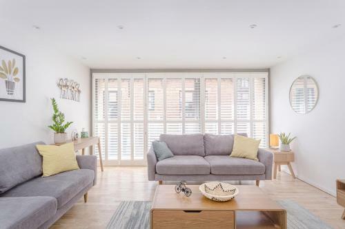 Exclusive City Centre Townhouse With Parking