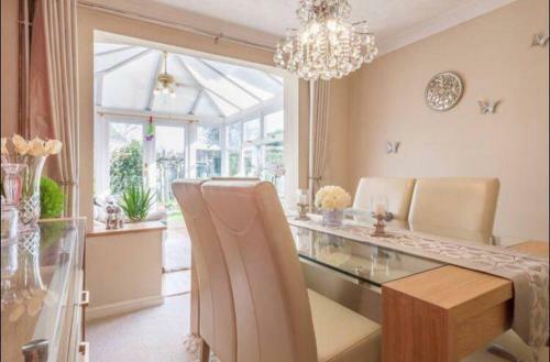 Comfy Private Room In Shared House