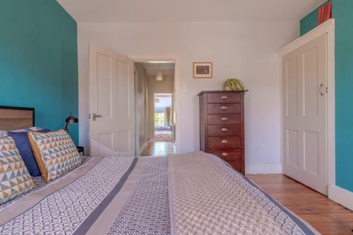 2 Bed House In Chesterton