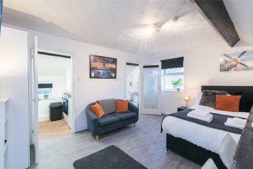 *stunning Studio Apartment*free Gated Parking*