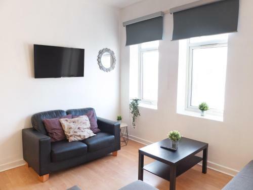 Apartamento Space For Up To 10, 10 Mins From Queen St!