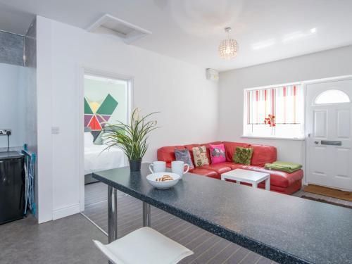 Pass The Keys Modern & Light 2 Bedroom Apartment In Canton