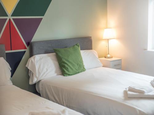 Pass The Keys Modern & Light 2 Bedroom Apartment In Canton