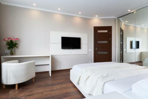Apartment Near Lukyanovka Square