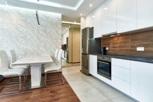 Apartment Near Lukyanovka Square