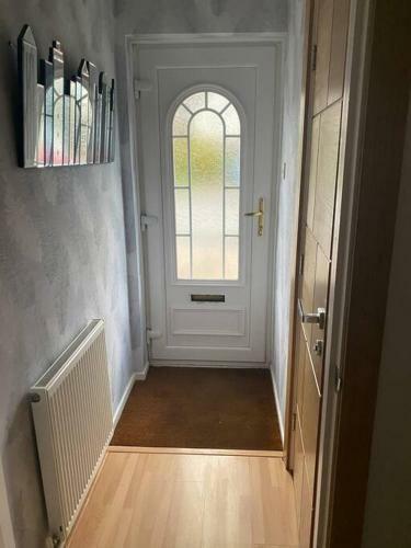 Large Holiday Home In Cardiff. Sleeps 4great Area