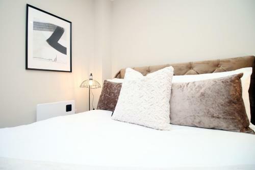 Apartamento Luxury 2 Br Flat, 6 Mins Drive In City Centre!