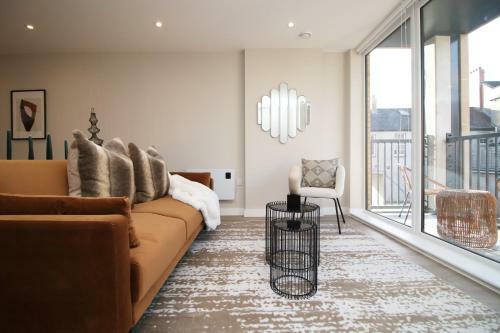 Apartamento Luxury 2 Br Flat, 6 Mins Drive In City Centre!