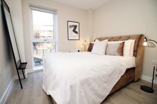 Apartamento Luxury 2 Br Flat, 6 Mins Drive In City Centre!