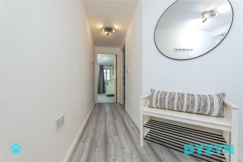 Apartamento Dyzyn Living - B2b Stays -secure Parking -great Location