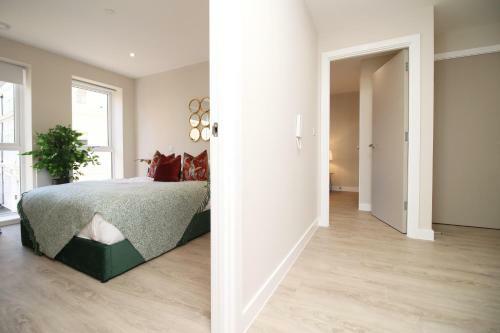 Apartamento Modern 2 Br Flat, 6 Mins Drive In City Centre!