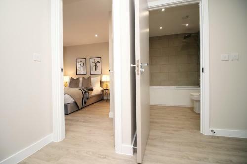 Apartamento Modern 2 Br Flat, 6 Mins Drive In City Centre!