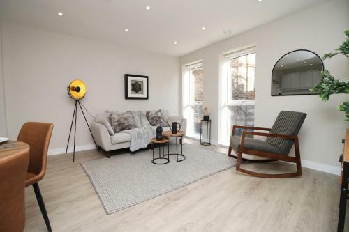 Apartamento Modern 2 Br Flat, 6 Mins Drive In City Centre!