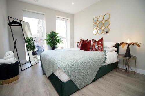 Apartamento Modern 2 Br Flat, 6 Mins Drive In City Centre!