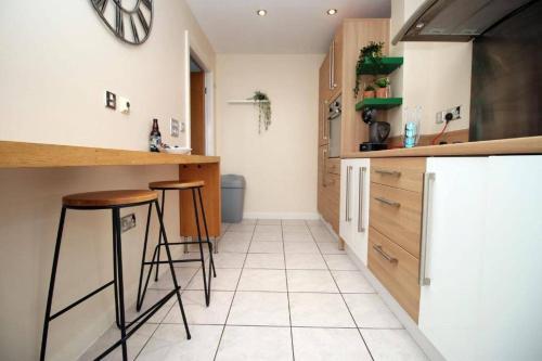 Apartamento Bright And Spacious 2 Br, 15 Min Walk Into Cardiff Centre