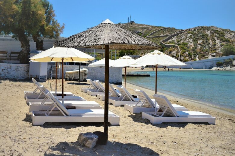 Vari Beach Hotel