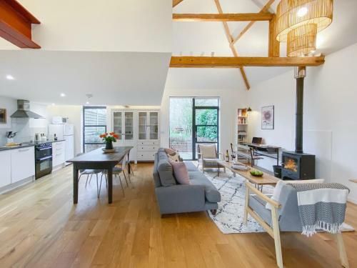 Contemporary Barn Conversion In Rural Suffolk - 4