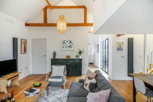 Contemporary Barn Conversion In Rural Suffolk - 4