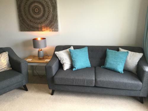 Pretty Properties - Chaldron Apartment