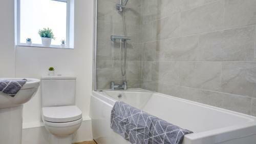 Apartamento Low Cost, 4 Bed With Parking & Large Garden 04