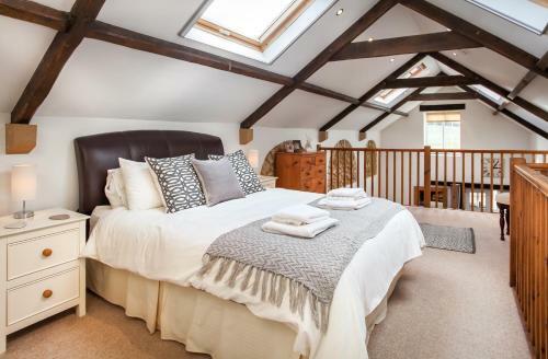 Oak Tree Barn