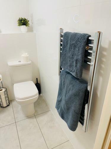 Apt311 2 Bedroom Serviced Apartment - Free Parking