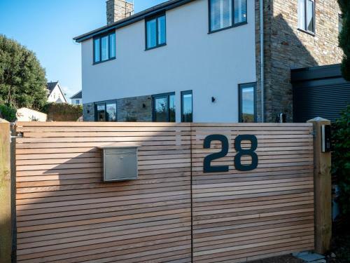 Luxury Detached House On Redwalls, Dartmouth