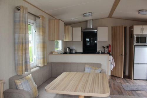 Caravan No 33 At Pitgrudy Dornoch Iv25 3hy