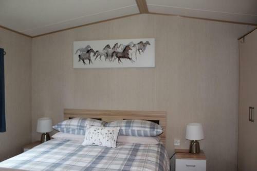 Caravan No 33 At Pitgrudy Dornoch Iv25 3hy