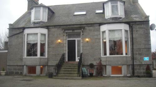 Hostal Station View Guest House